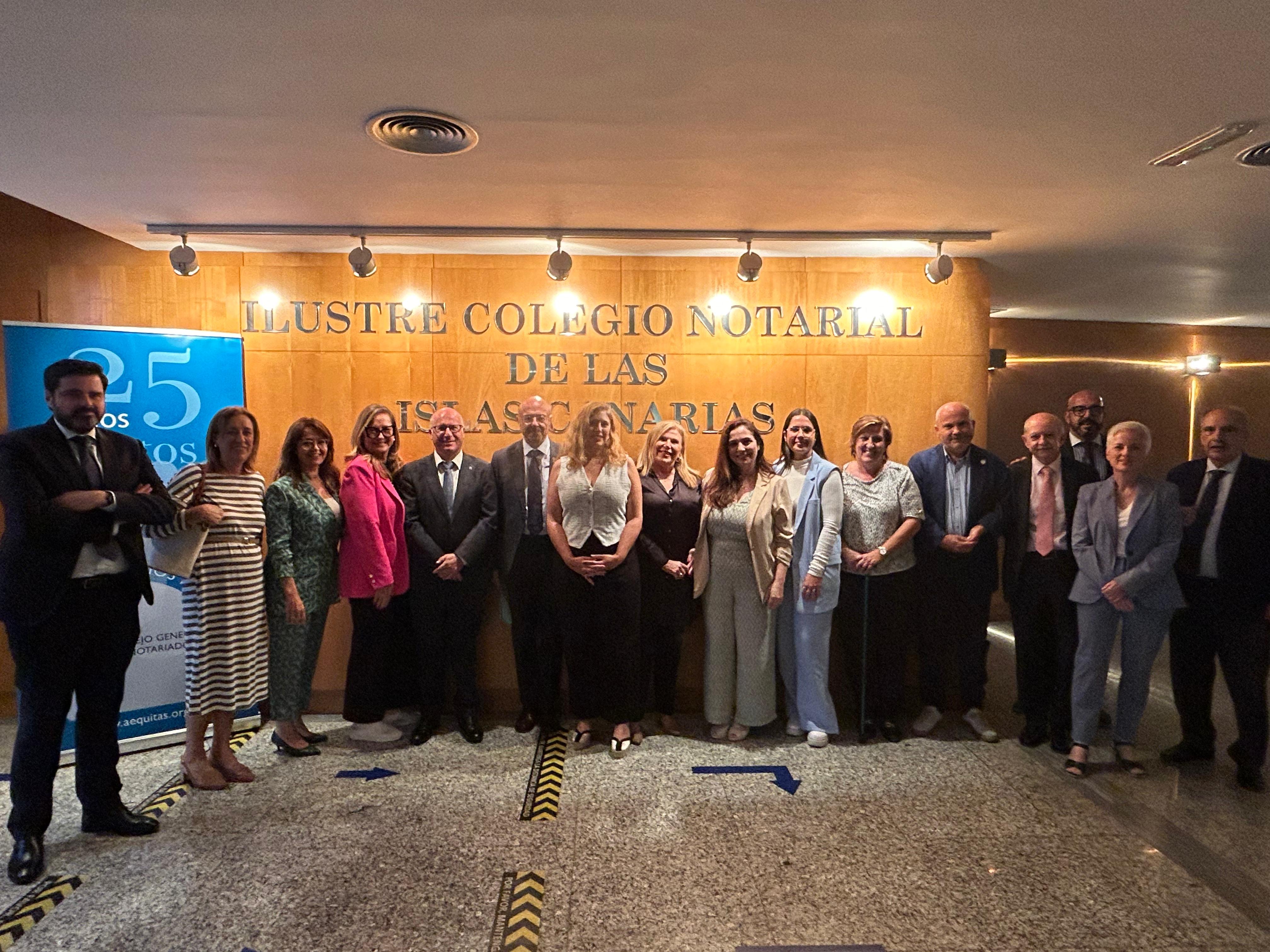 Miembros del Foro en el acto de Santa Cruz de Tenerife